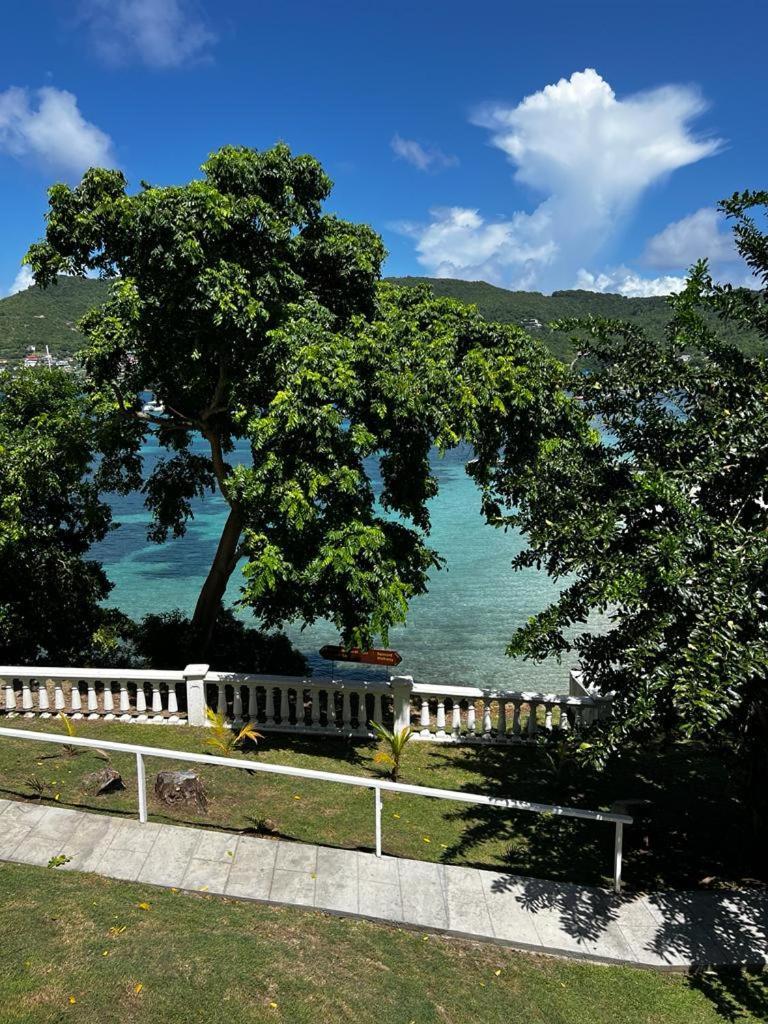 Bequia Plantation Hotel Port Elizabeth ภายนอก รูปภาพ
