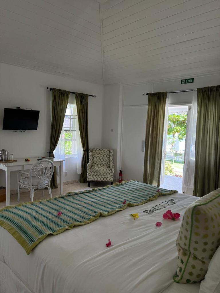 Bequia Plantation Hotel Port Elizabeth ภายนอก รูปภาพ